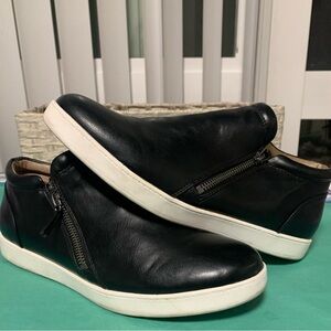 Women’s Black Booties w/Zippers Size 10